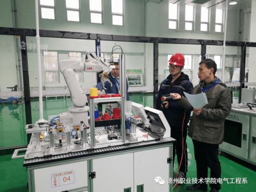 電氣工程系順利完成山東省工業機器人應用編程職業技能等級證書考核，助推工程機械技術研發人才培養